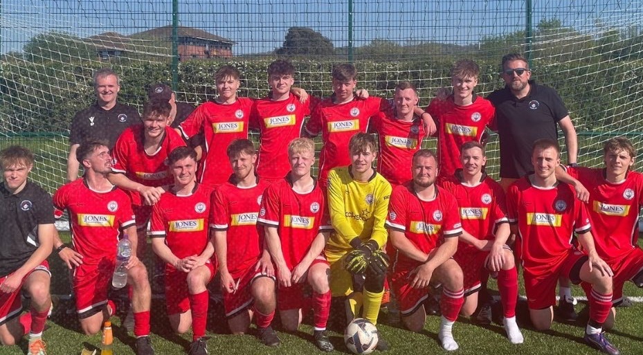 Doi bong Anh bi danh rot hang du ve nhi voi 95 diem hinh anh