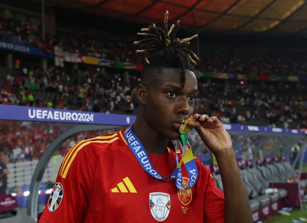 Quyet dinh dua Nico Williams vao ngo cut hinh anh