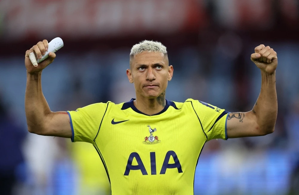 Tran thang cua Tottenham bi nghi 'co mui' hinh anh