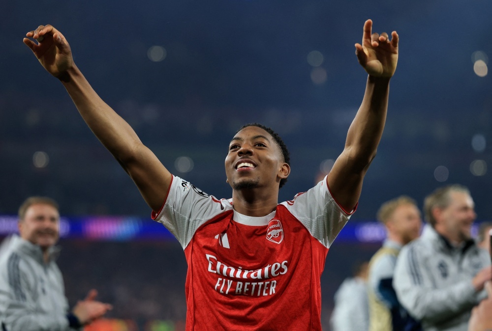 Sao tre Arsenal khien MU vo mong hinh anh