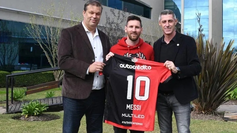 CLB cu cua Messi nguy co pha san hinh anh