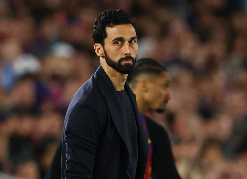 Arbeloa dap tra Mbappe cuc gat hinh anh