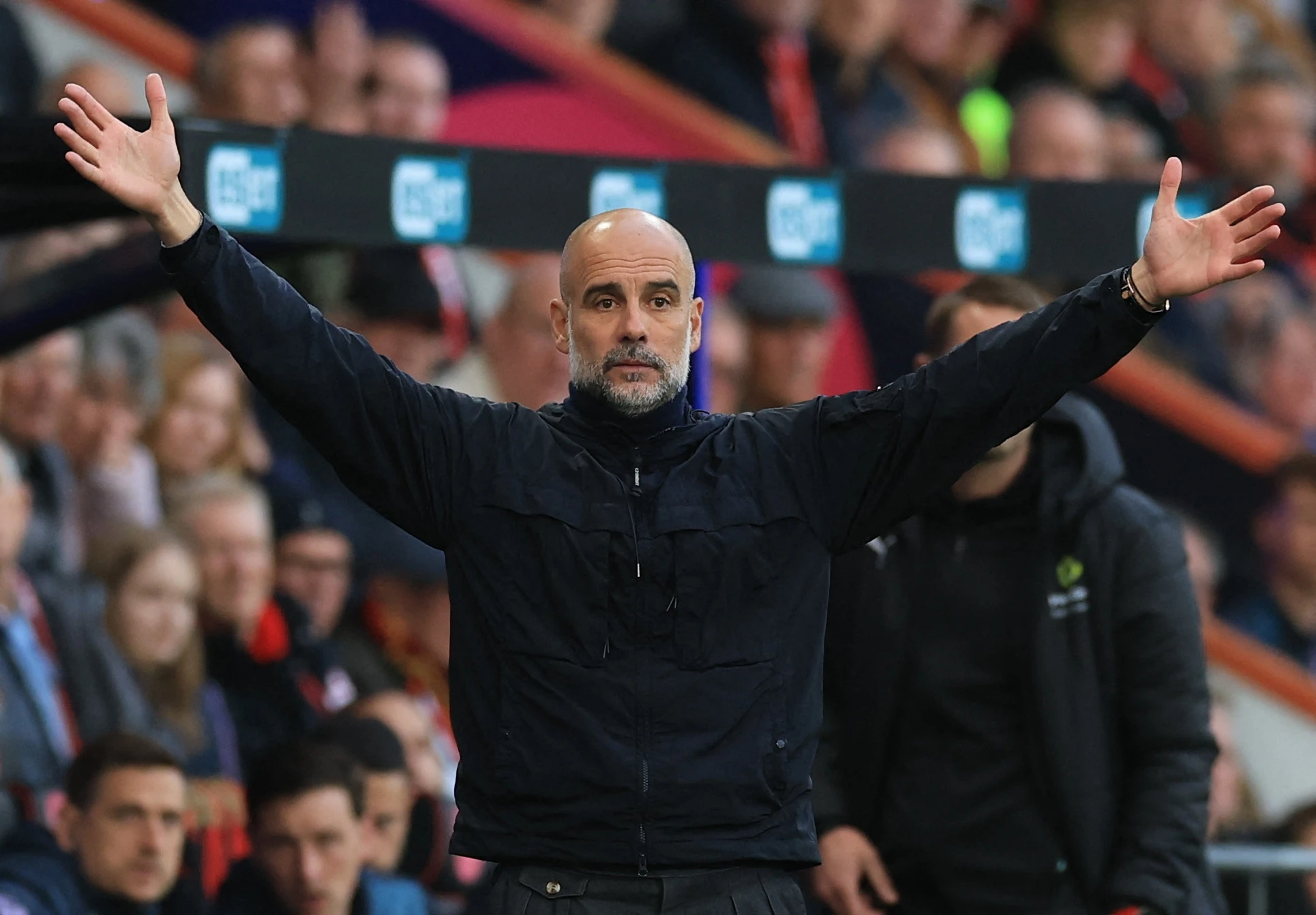 Guardiola nhan de nghi 90 trieu euro sau khi roi Man City hinh anh