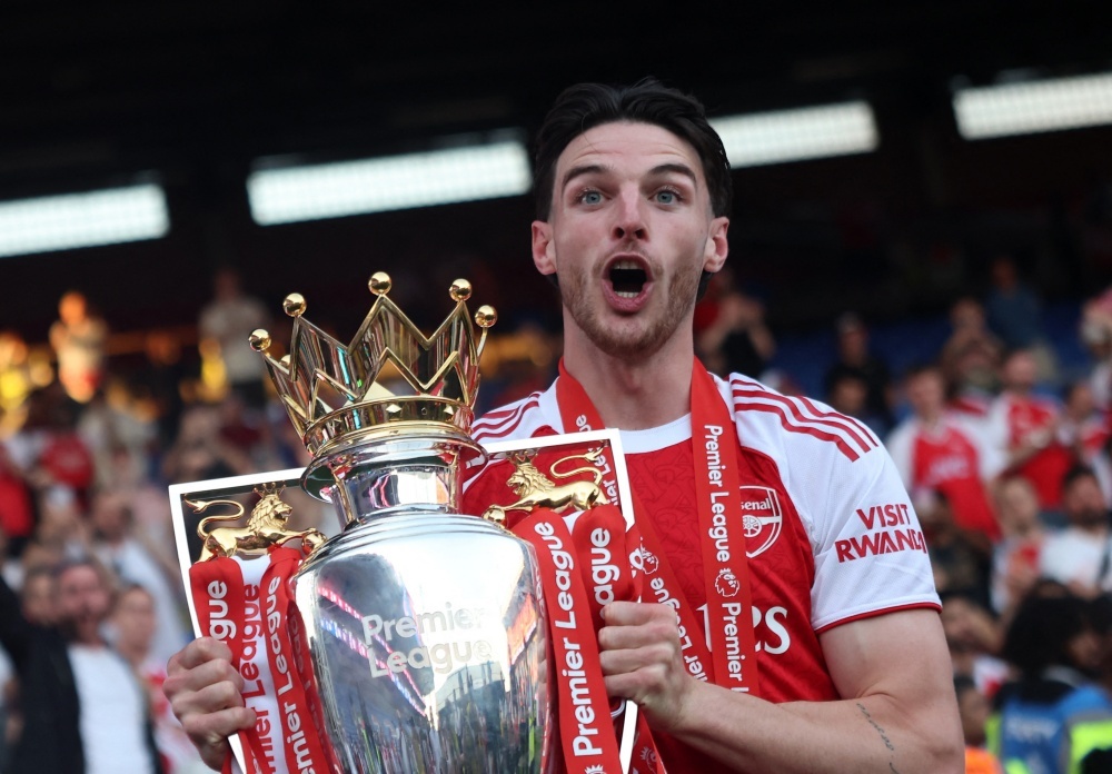 Vi sao CDV muon Arsenal that bai? hinh anh