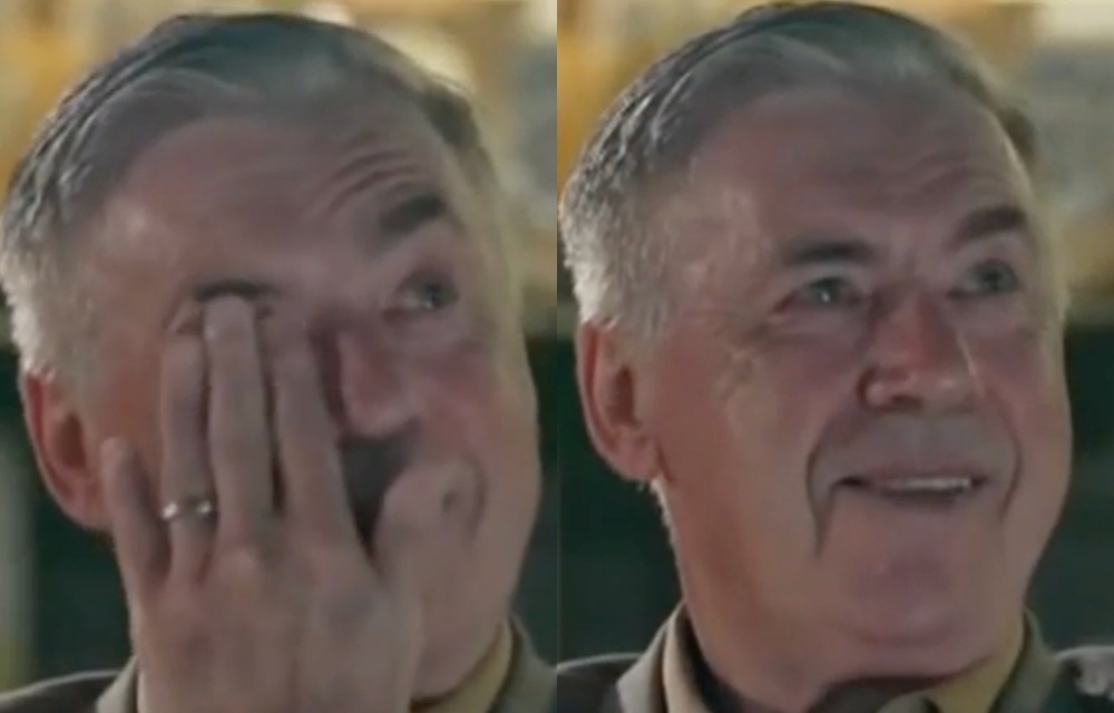 HLV Ancelotti bat khoc hinh anh
