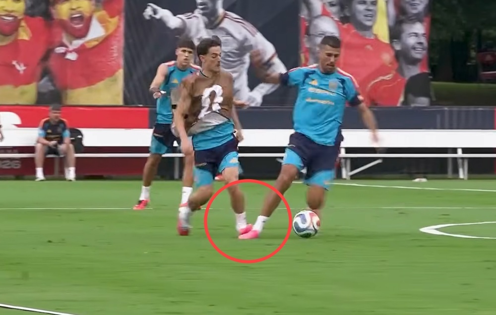 Rodri dau don sau pha vao bong cua Gavi hinh anh