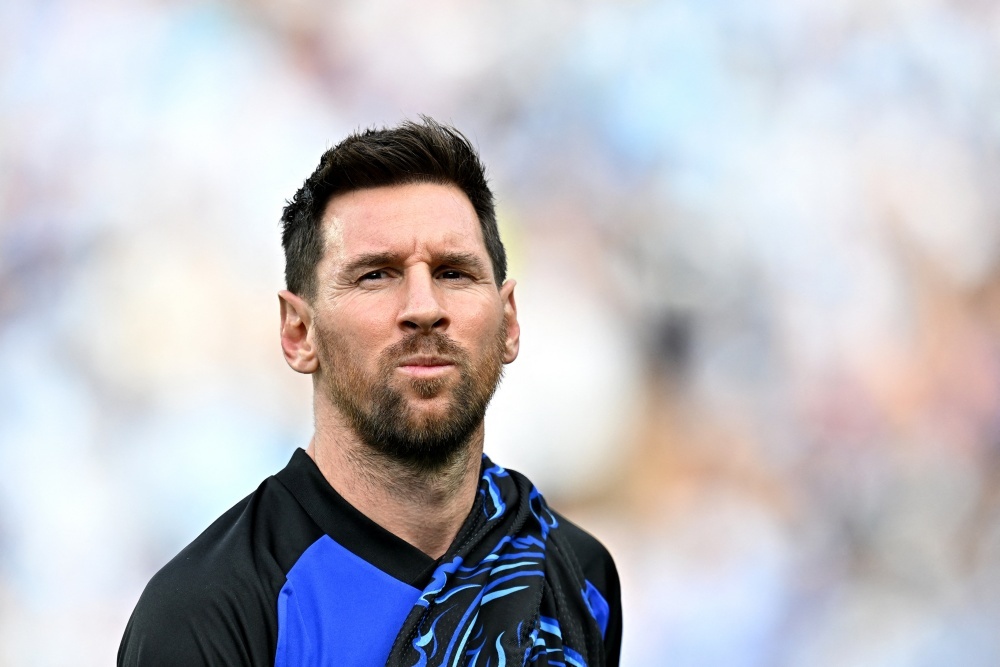 Messi bi nghi ngo kha nang bao ve cup vang World Cup hinh anh