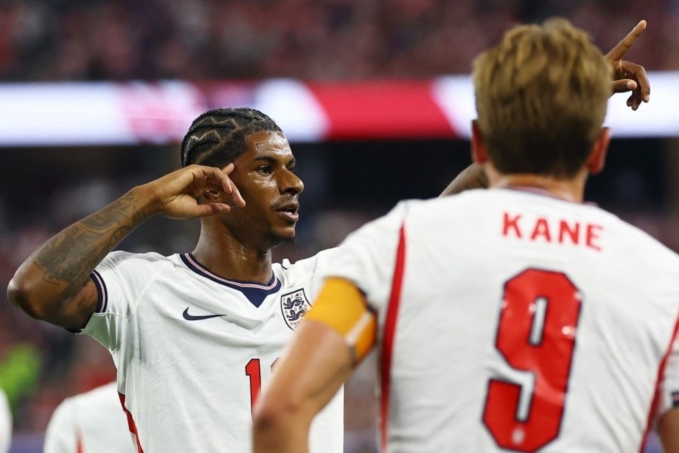 Rashford buoc vao cuoc chien ngam voi Gordon o World Cup hinh anh