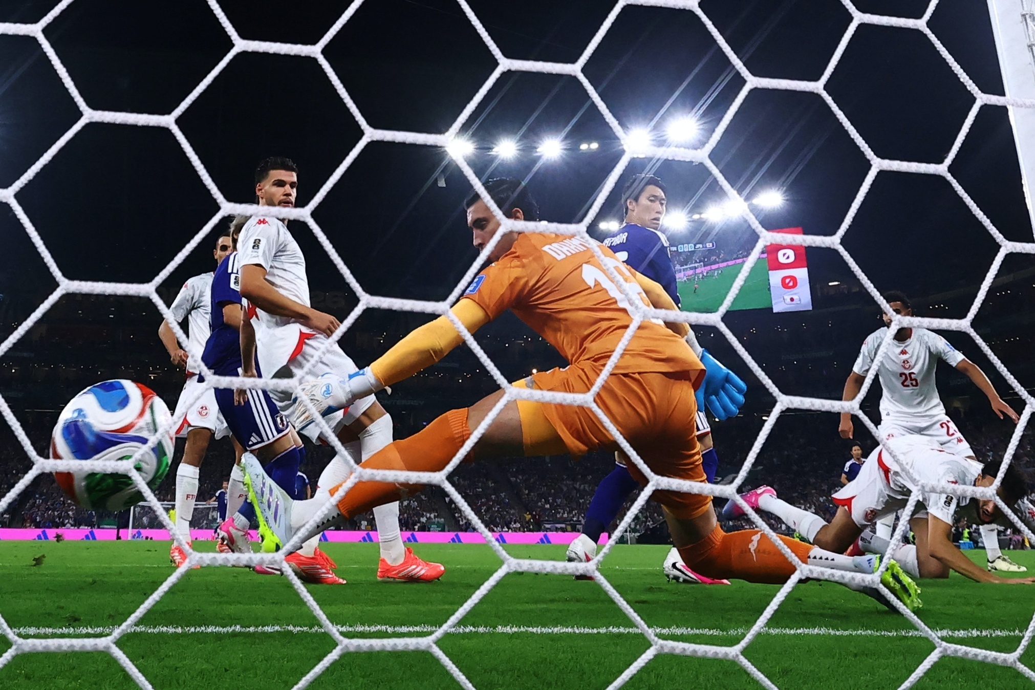 Tunisia 0-1 Nhat Ban: Ban thang chop nhoang hinh anh
