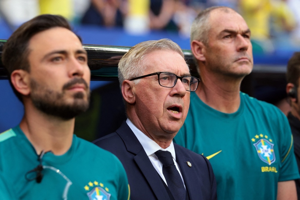 Ancelotti ghi diem voi nguoi Brazil hinh anh