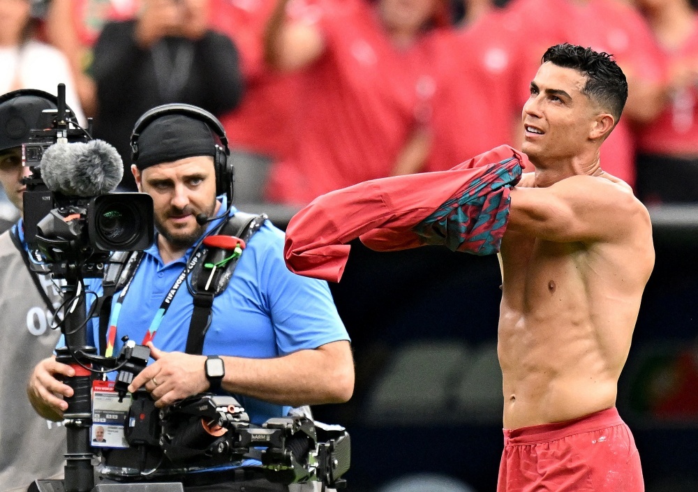 'Co bap Ronaldo nhu dan ong tuoi 30' hinh anh