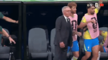 Ancelotti gay sot voi phan ung lanh nhu bang khi Brazil nguoc dong hinh anh
