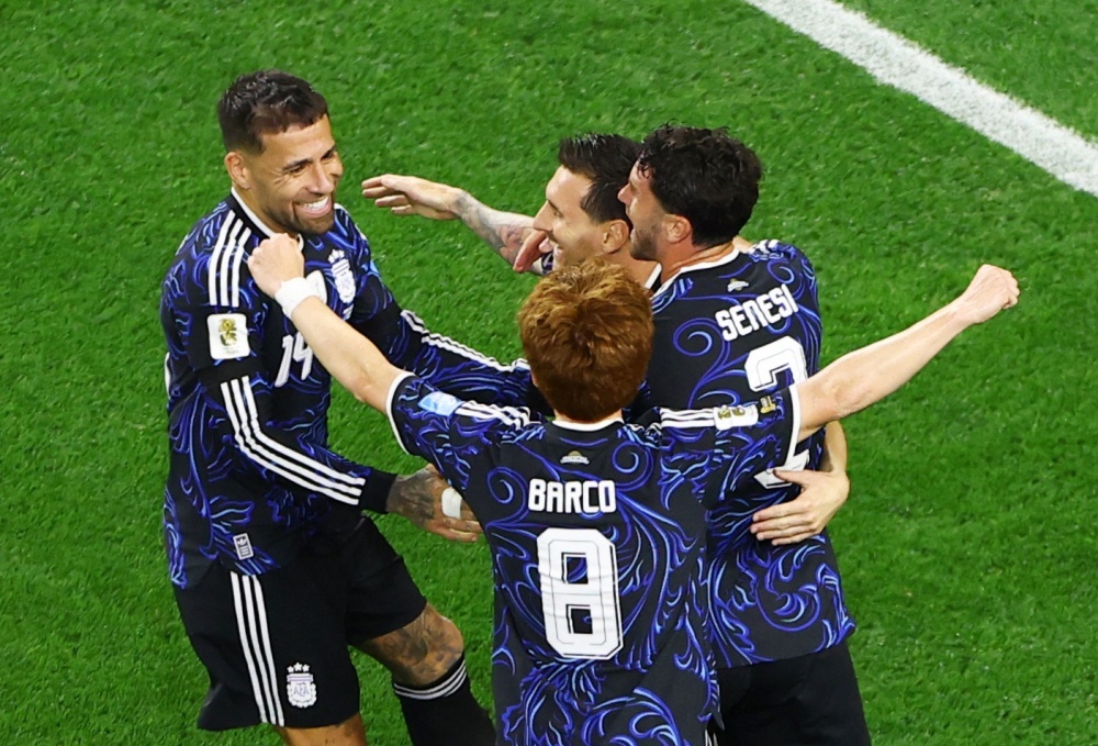 Argentina vs Cape Verde: Messi da cap Lautaro hinh anh