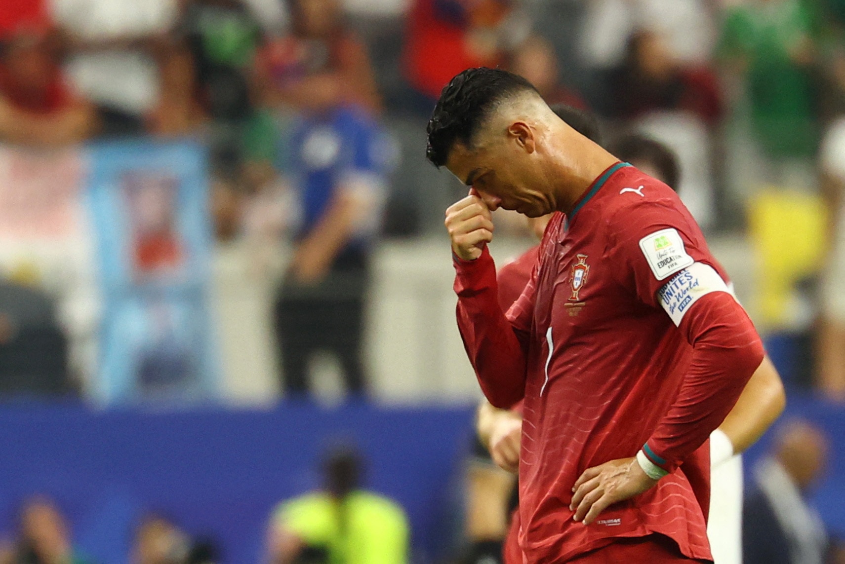 Ronaldo, hay dung lai khi con la huyen thoai hinh anh