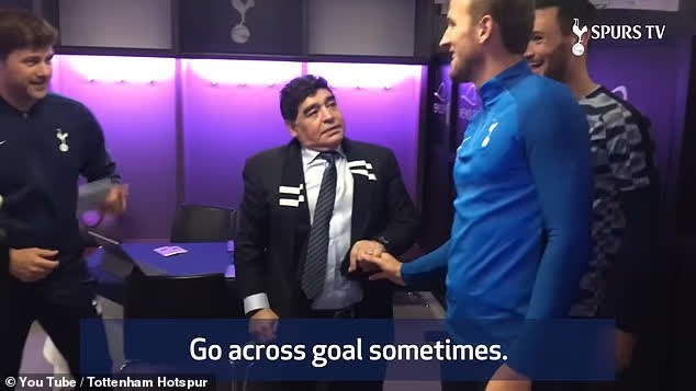 Video Maradona dạy Kane ghi bàn bỗng 'nóng' trước bán kết