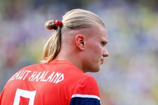 Dây buộc tóc của Haaland 'cháy hàng' dịp World Cup 2026