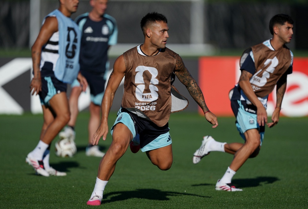Messi vắng mặt trong buổi tập trước bán kết World Cup