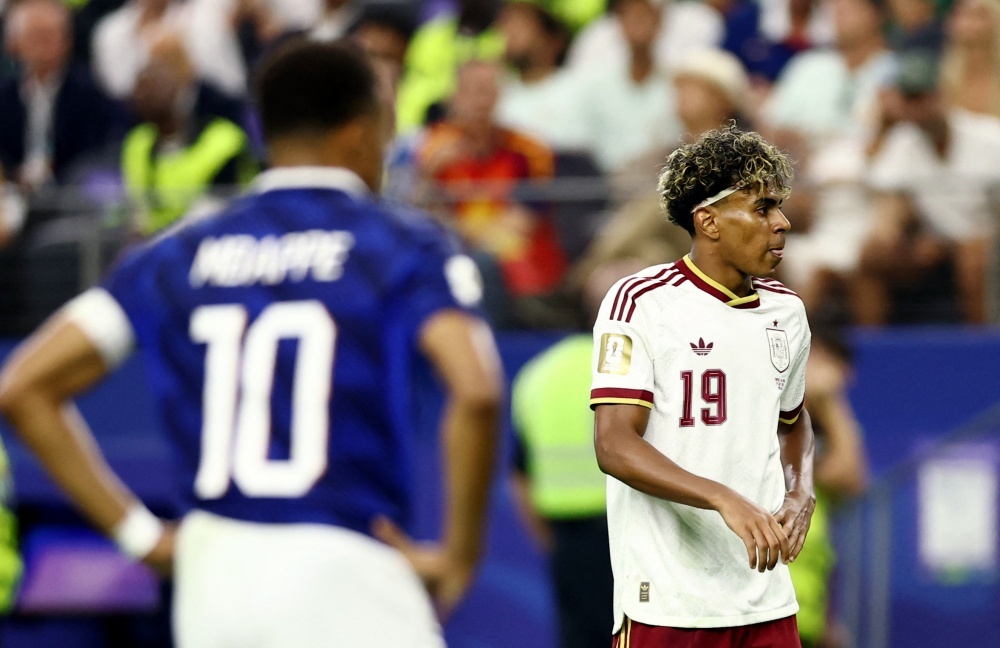 Yamal vượt Mbappe trong một thống kê lịch sử