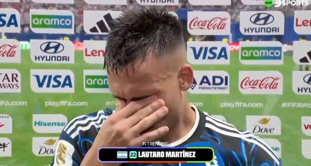 Martinez không ngừng khóc khi đưa Argentina vào chung kết World Cup