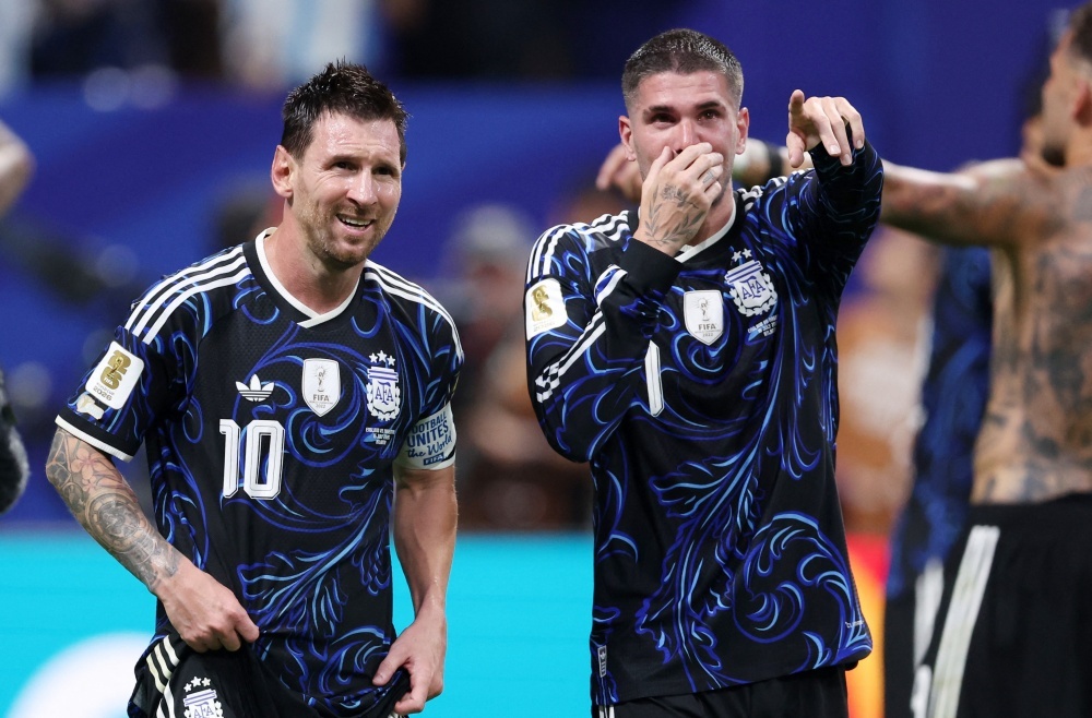 Argentina trở lại ngôi số một FIFA