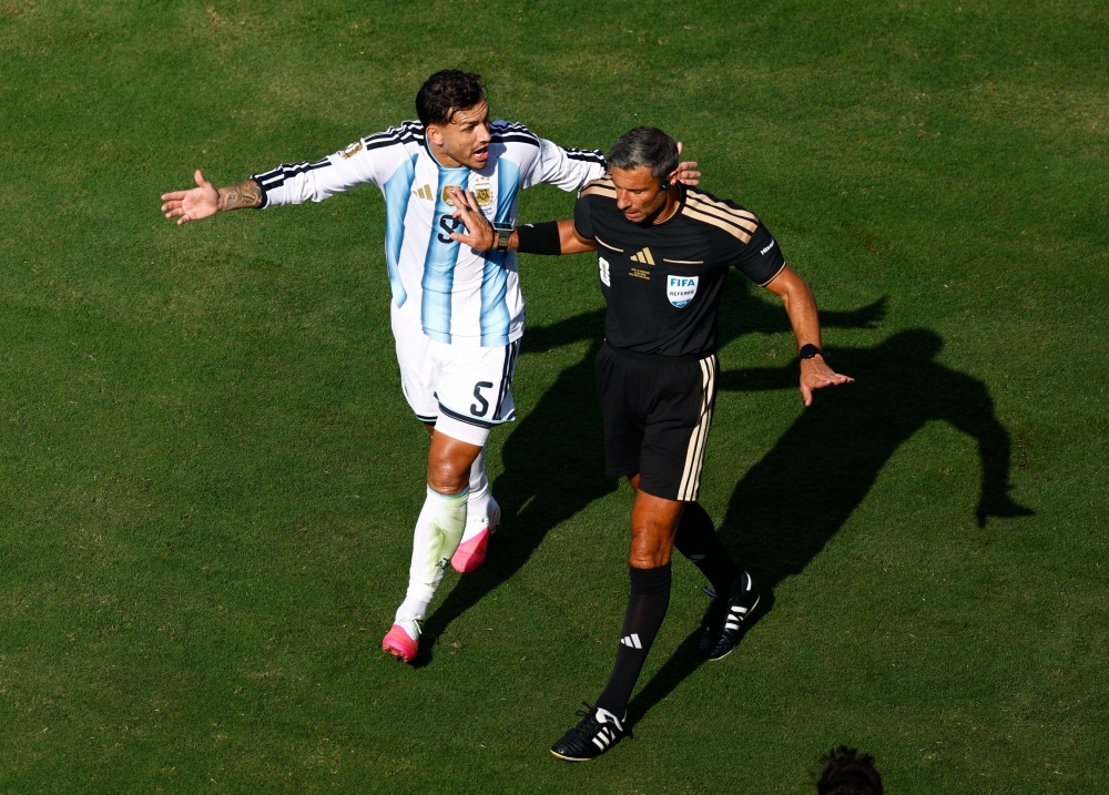 Tranh cãi trọng tài ở chung kết World Cup