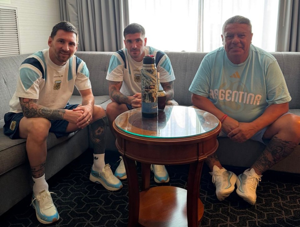 Messi, De Paul và thức uống may mắn trước chung kết World Cup