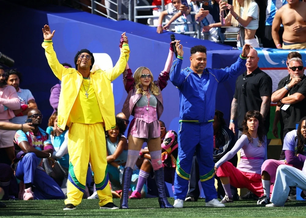 Ronaldo, Ronaldinho gây sốt cùng Madonna ở chung kết World Cup