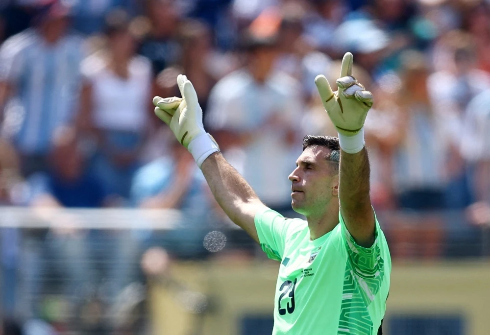 Emiliano Martinez cân nhắc chia tay tuyển Argentina