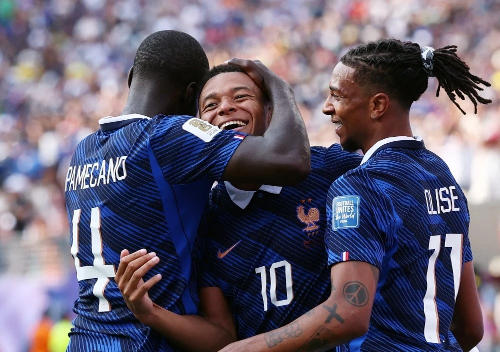 Mbappe giục Real Madrid chi 190 triệu bảng mua Olise