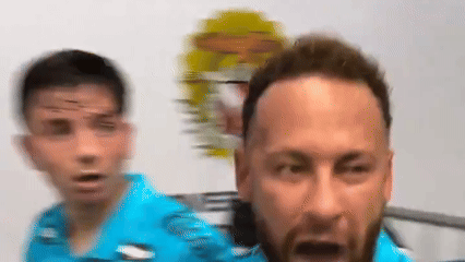 Neymar nổi nóng, khẩu chiến với đối thủ sau chiến thắng
