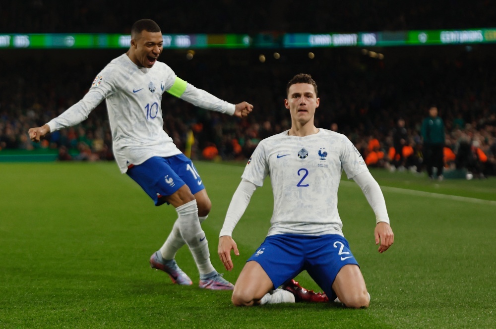 Nhà vô địch World Cup tuột dốc không phanh