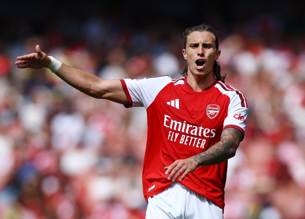 Arsenal thua liên tiếp hai trận