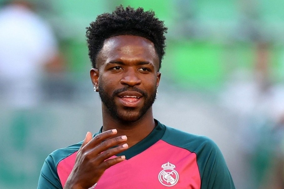 Vinicius vô tình cứu tương lai đồng hương ở Arsenal