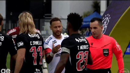 Mối thù 6 năm khiến đối thủ không bắt tay Neymar