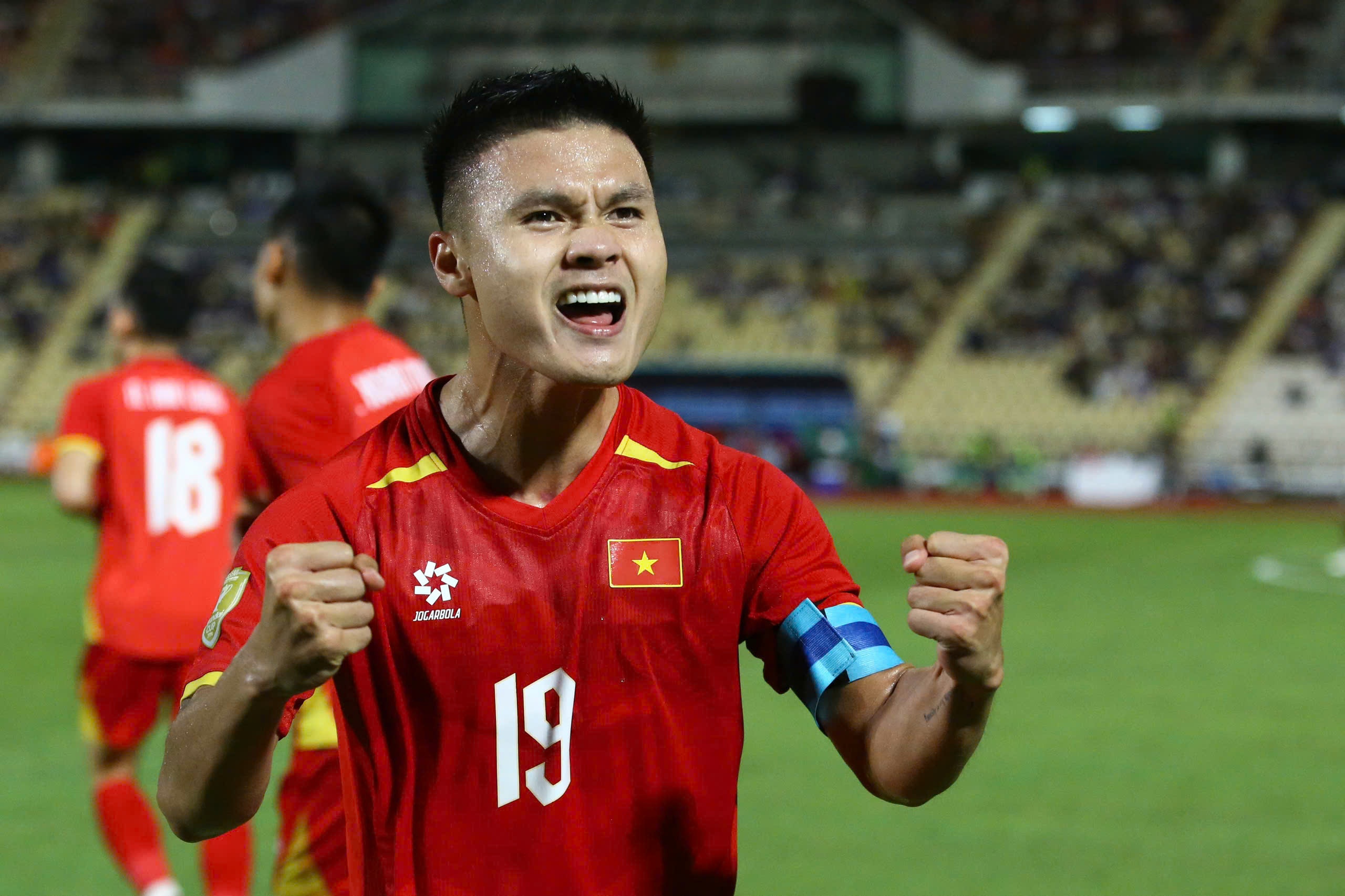 HLV Kim Sang-sik thay người quá hay