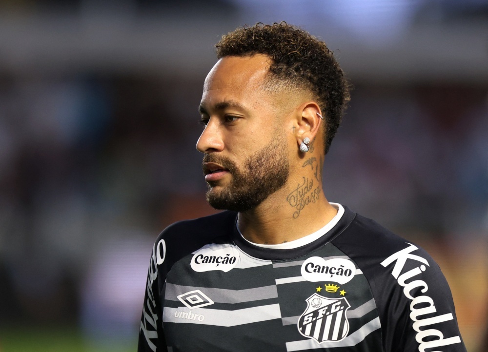 Neymar bỏ tiền túi 'cứu' Santos