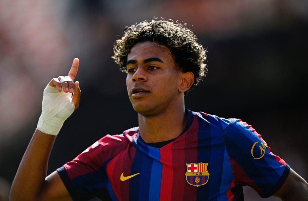 Barcelona hủy diệt Valencia tại Mestalla