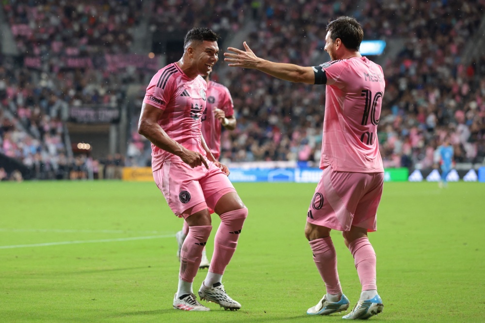 Hai thái cực MU và Casemiro