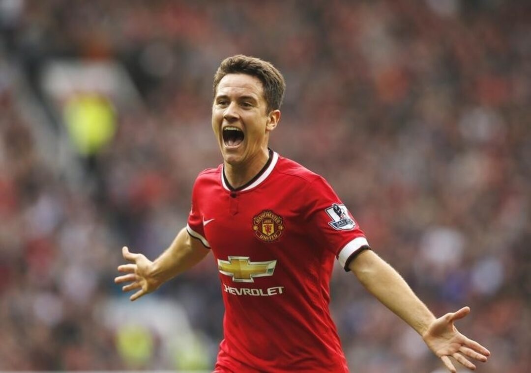 Cựu tiền vệ MU yêu cầu phạt nặng Man City