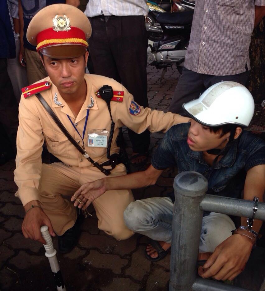 Hung thủ bị cảnh sát bắt giữ.