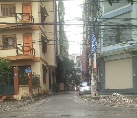 Co gai chet loa the trong nha nghi nghi bi bop co hinh anh