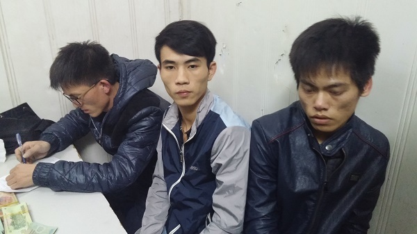9X di oto nuot ma tuy truoc mat canh sat hinh anh