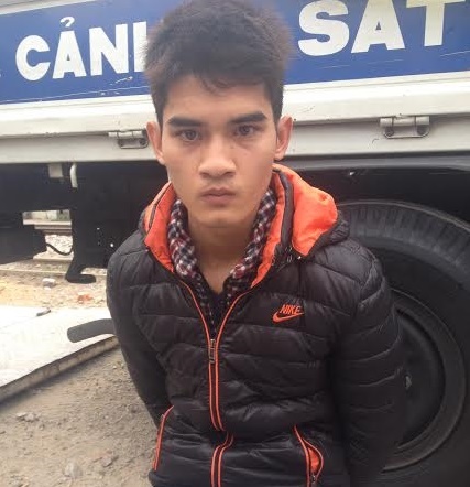 9X buon can sa rut keo khi bi luc luong 141 truy duoi hinh anh