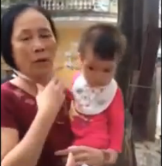 Nguoi phu nu to ke bit mat troi, cuop vang giua ban ngay hinh anh