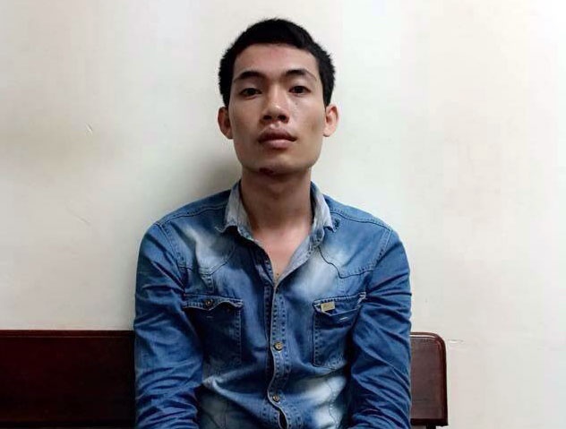 9X vi pham giao thong tong gay chan canh sat co dong hinh anh