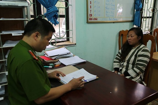 Chong con o tu, mo hang nuoc ban ma tuy kiem tien hinh anh