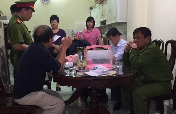 Nu giam doc buon lau xuyen quoc gia hinh anh
