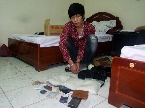 Cap 9X mua ban 3 kg ma tuy da trong khach san hinh anh