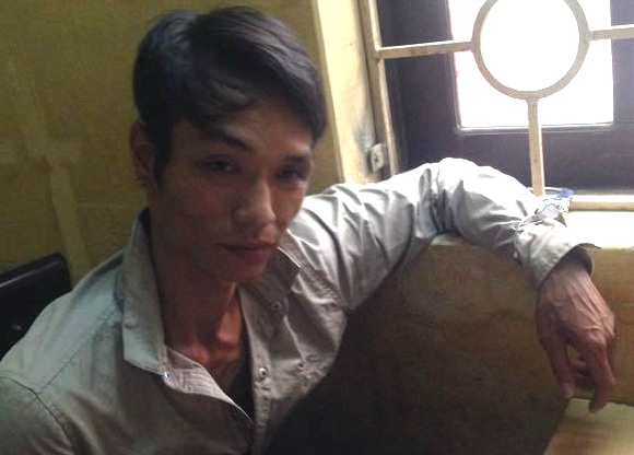 Nguoi moi ra tu gap canh sat 141 da vut xe bo chay hinh anh