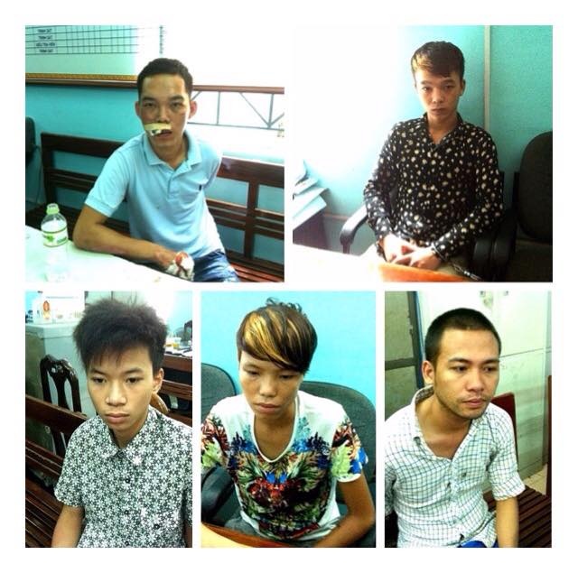 5 thanh niên được cho có liên quan đến vụ án tại cơ quan công an.